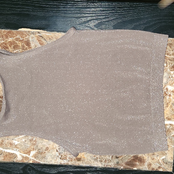 Crop top - Picture 2 of 4